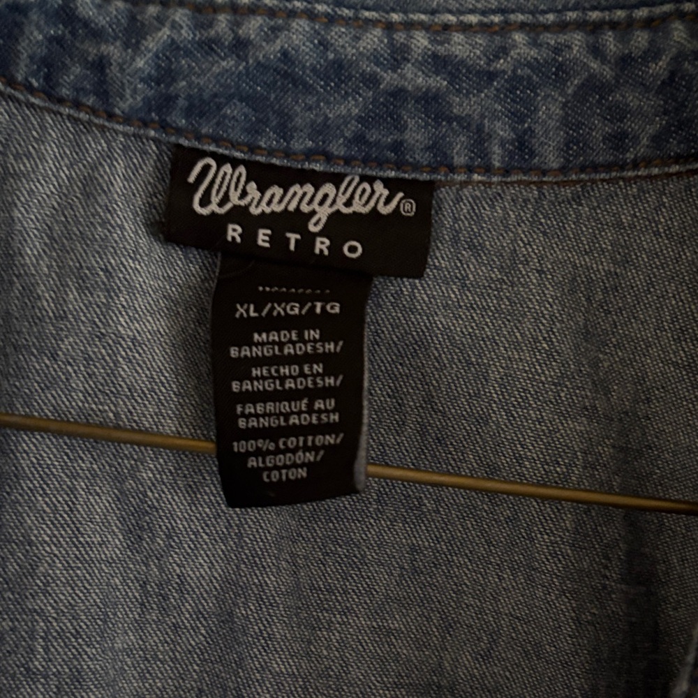 Wrangler Blue Denim Sleeveless Jacket - Picture 2 of 2